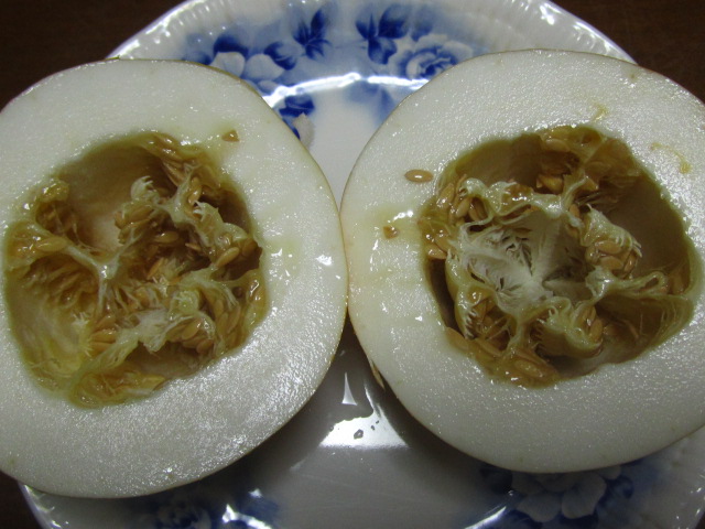 なつかしい味です、まっか　Oriental　melon brings back old taste_b0245877_13551350.jpg