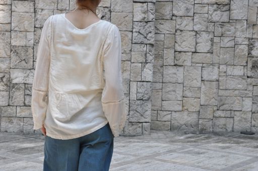 季節の道しるべ ・ ・ ・ LOCAL_b0110582_2013761.jpg