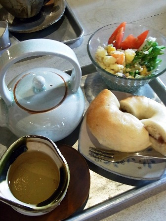 埼玉県産の黒文字茶をいただく_d0261589_2210334.jpg