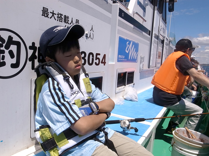 江ノ島でいとう丸 青物 ほぼ月刊 爆 釣 団
