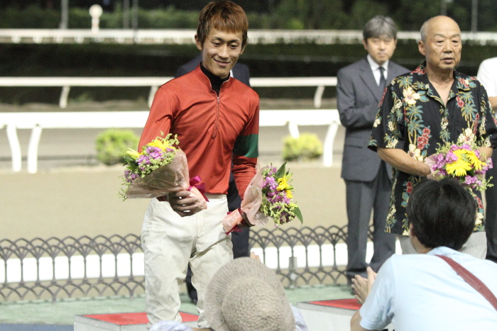 2012年8月24日（金） 高知競馬 10R 農林水産大臣賞典 第35回 建依別賞 その2_a0077663_14571544.jpg