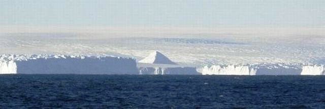 南極で３つのピラミッド発見！？：だれが構築したのか？あるいは自然現象か？_e0171614_11191510.jpg
