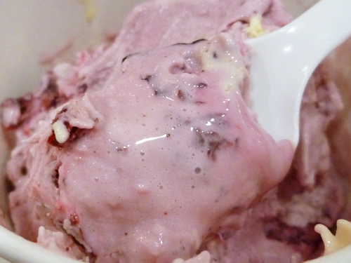 Ben & Jerry\'s (ベン&ジェリーズ)_c0152767_22191410.jpg