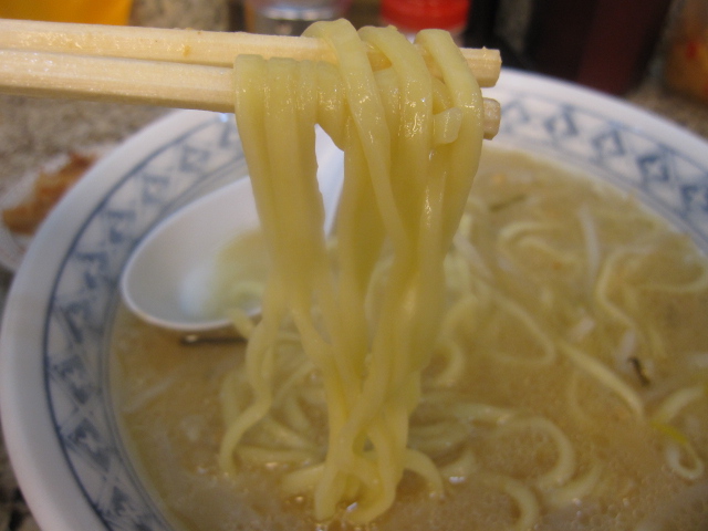 九州らーめん桜島「みそラーメン＋焼きチャーシュー丼セット￥650」@八王子_b0042308_2344065.jpg