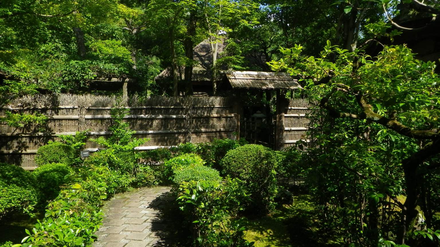 松花堂弁当を食して松花堂庭園を散策_f0166029_2158341.jpg