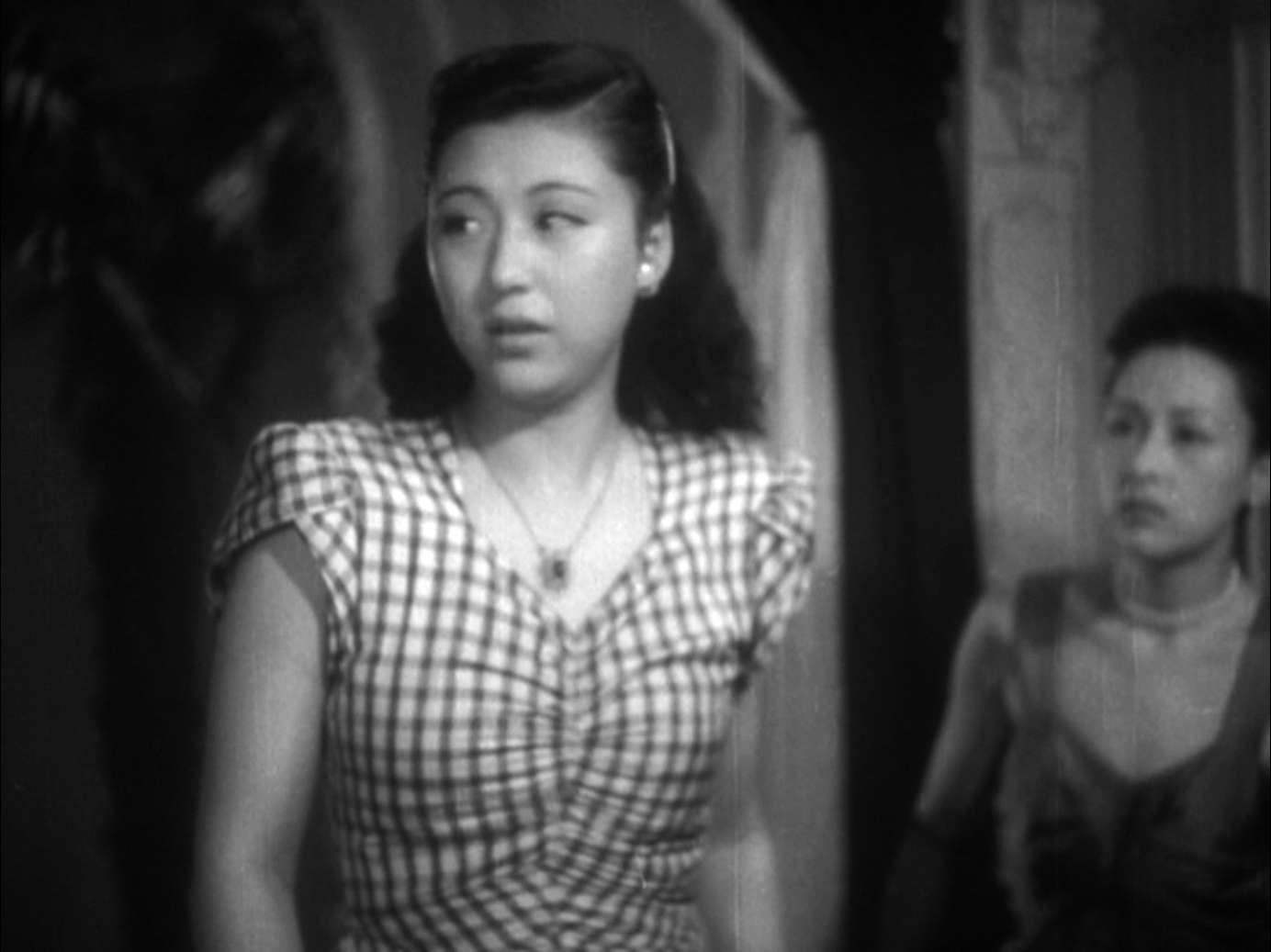 津島恵子（つしま・けいこ）「安城家の舞踏會」（1947）《後篇》_e0042361_22173432.jpg