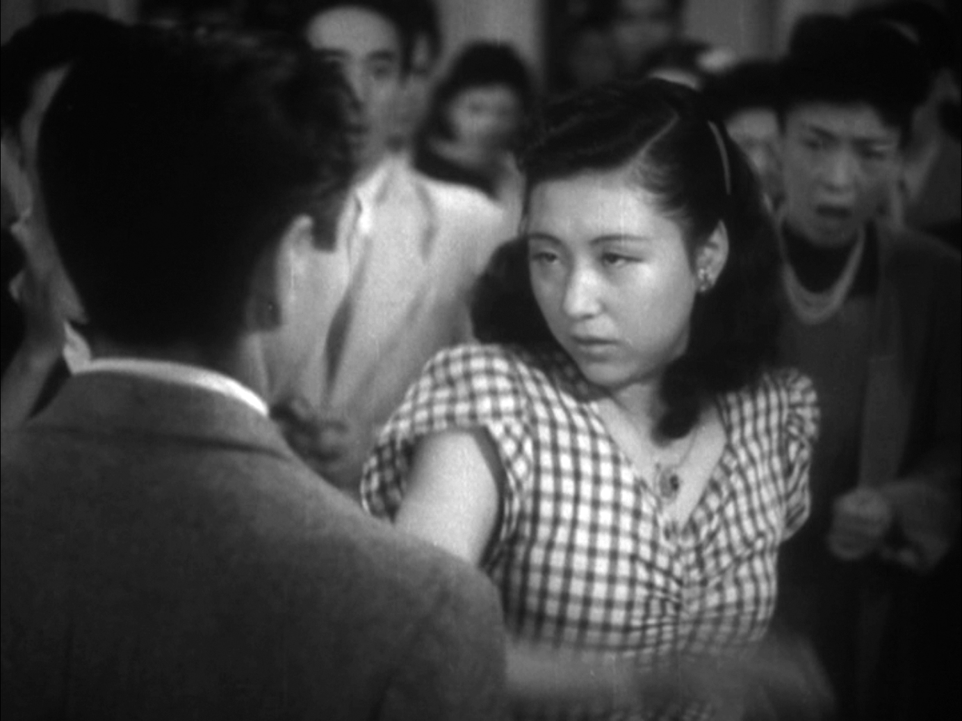 津島恵子（つしま・けいこ）「安城家の舞踏會」（1947）《後篇》_e0042361_22184975.jpg
