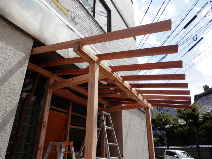 「大壁」塗り2日目&「厨房器具」搬入&「屋根」張り☆_a0125419_7335856.jpg