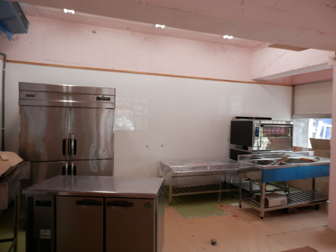 「大壁」塗り2日目&「厨房器具」搬入&「屋根」張り☆_a0125419_8252463.jpg
