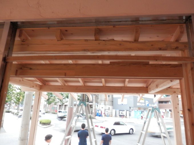 「大壁」塗り2日目&「厨房器具」搬入&「屋根」張り☆_a0125419_8345279.jpg