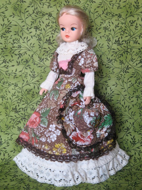 シンディ人形の「フェア・レディ」のドレス_f0141785_3351519.jpg
