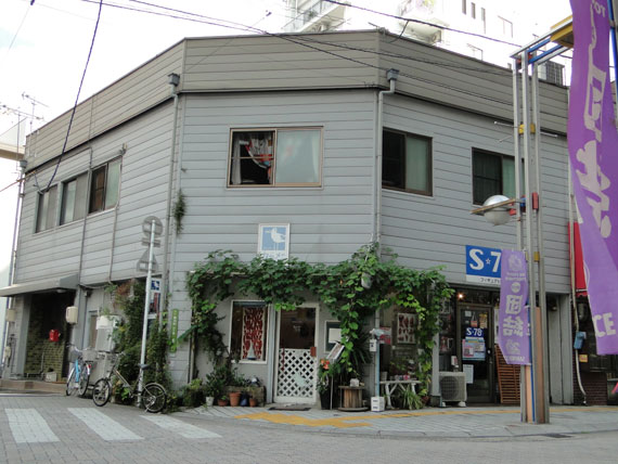 b0200721_2365193.jpg
