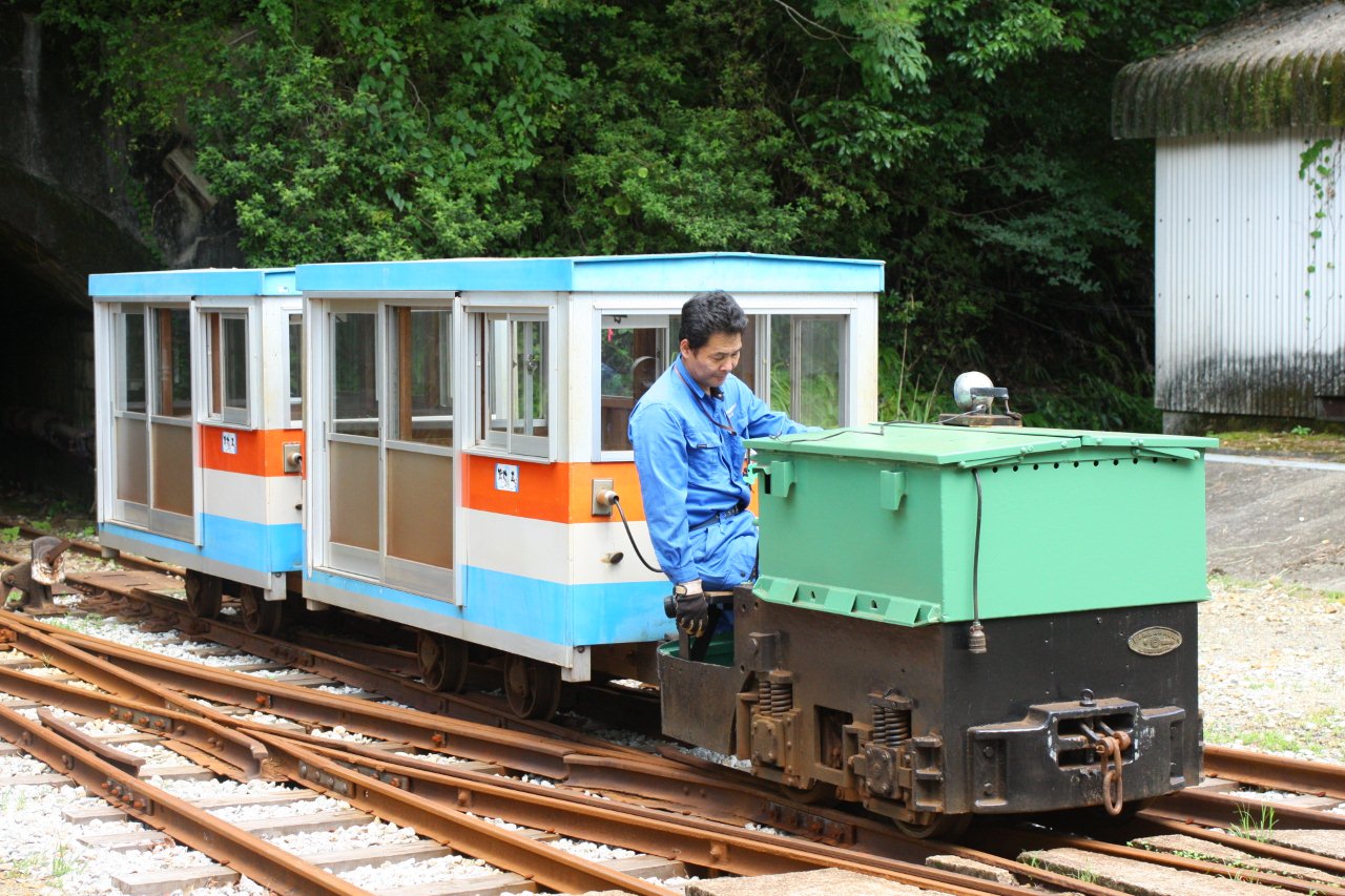 紀州鉱山のトロッコ2 適鉄