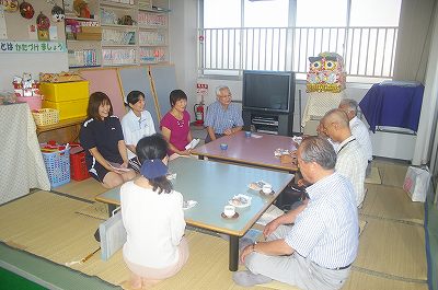 期成同盟会が鞍月・長田町児童館を見学_b0114193_19105010.jpg