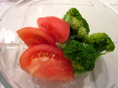 癒されるキッチンの棚 と 秋を感じさせるもの_d0249193_21253427.jpg