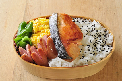 スピード鮭弁当_b0171098_830587.jpg