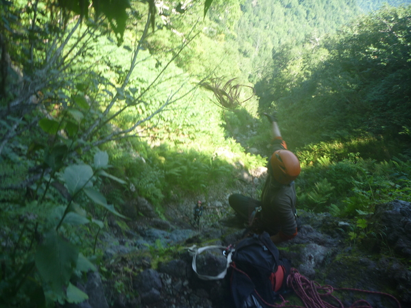 日高・パンケヌーシ川北東面沢～春別岳（1492㍍）＝2012年9月8日_a0141678_17164896.jpg