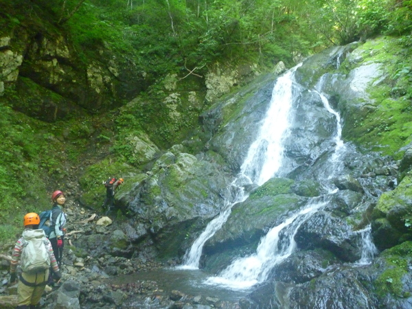 日高・パンケヌーシ川北東面沢～春別岳（1492㍍）＝2012年9月8日_a0141678_1764087.jpg