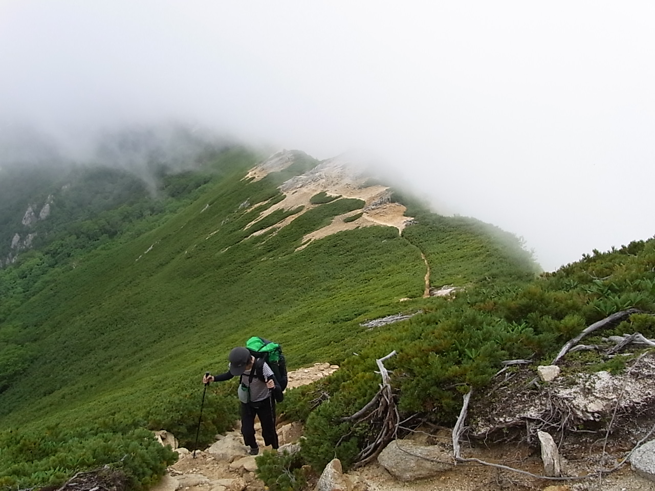 2012.8.31-9.2 表銀座を歩く旅 day1 　中房温泉-大天荘_b0219778_2146115.jpg