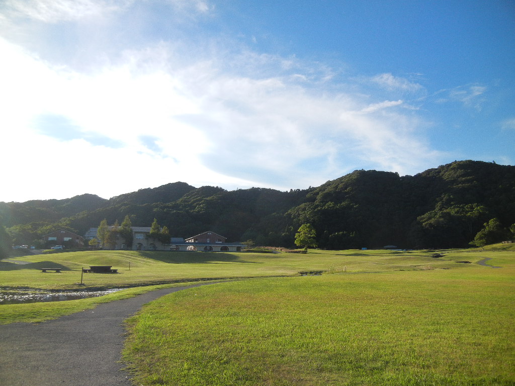 ’12,9,10(月)私の好きな国、好きな歌!_f0060461_1053533.jpg