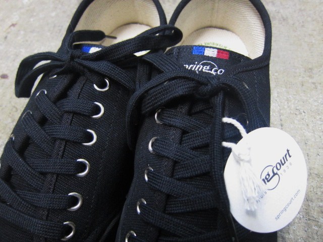 定番という名の人気のフランスSNEAKER (Spring Court) BL 入荷♪_d0152280_1483139.jpg