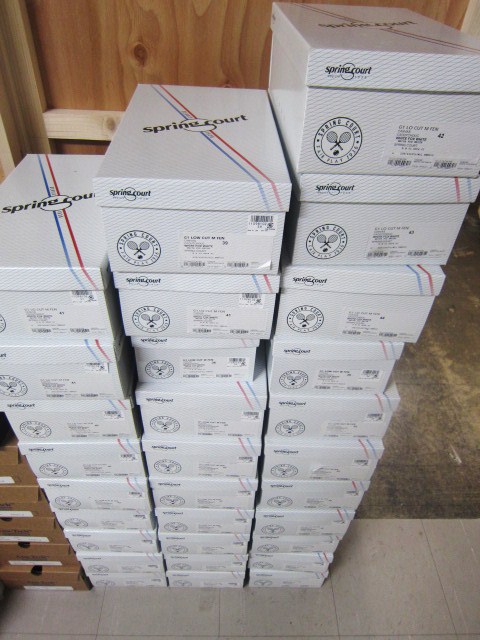 定番という名の人気のフランスSNEAKER (Spring Court) BL 入荷♪_d0152280_2145897.jpg