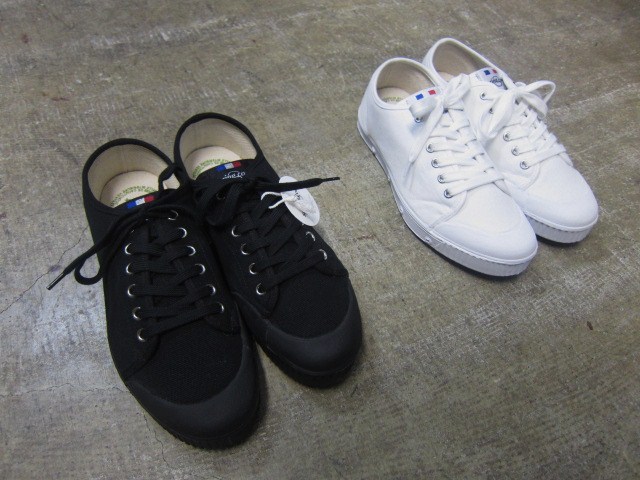 定番という名の人気のフランスSNEAKER (Spring Court) BL 入荷♪_d0152280_275816.jpg