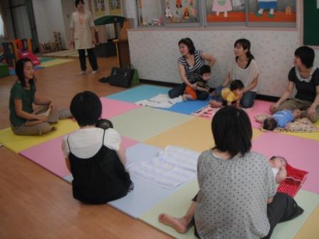 2012.09.11 ベビーマッサージ_f0142009_15111128.jpg
