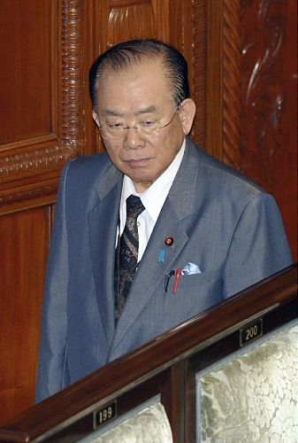 「トンデモ首つり自殺」がまかり通る：やはり銃刀法改正あるのみ！_e0171614_90475.jpg