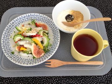鹿庭さんのspecialすだちジュース シェーブルチーズといちじくのサラダ_e0134337_1410233.jpg