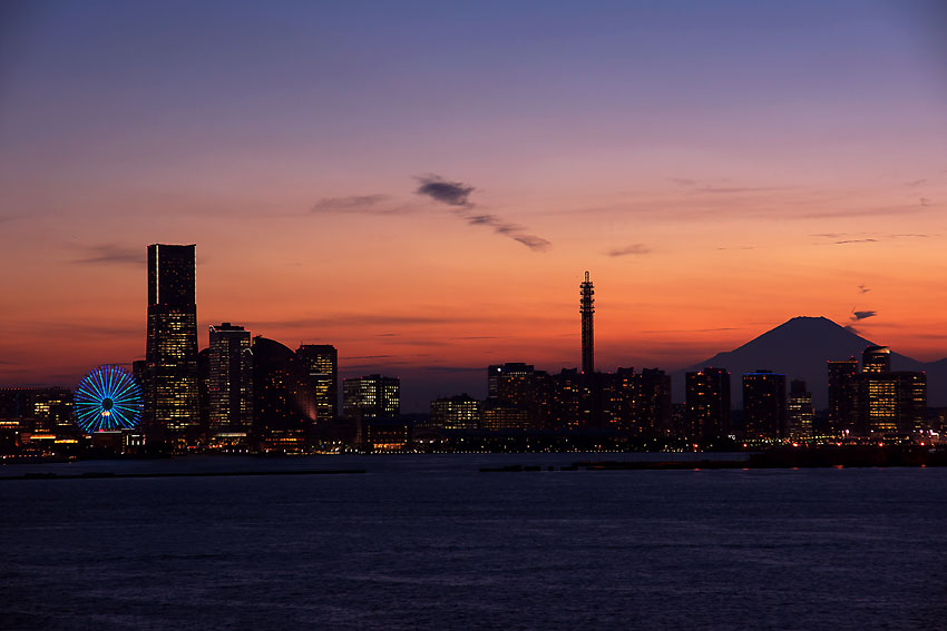 大黒ふ頭からの夕景_e0153076_22355948.jpg