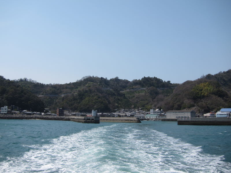 瀬戸内海に浮かぶ島々に旅情を感じるフェリーの旅・岡村島・瀬戸内海ーブロンプトンと行く瀬戸内の旅⑭_e0138081_20914.jpg