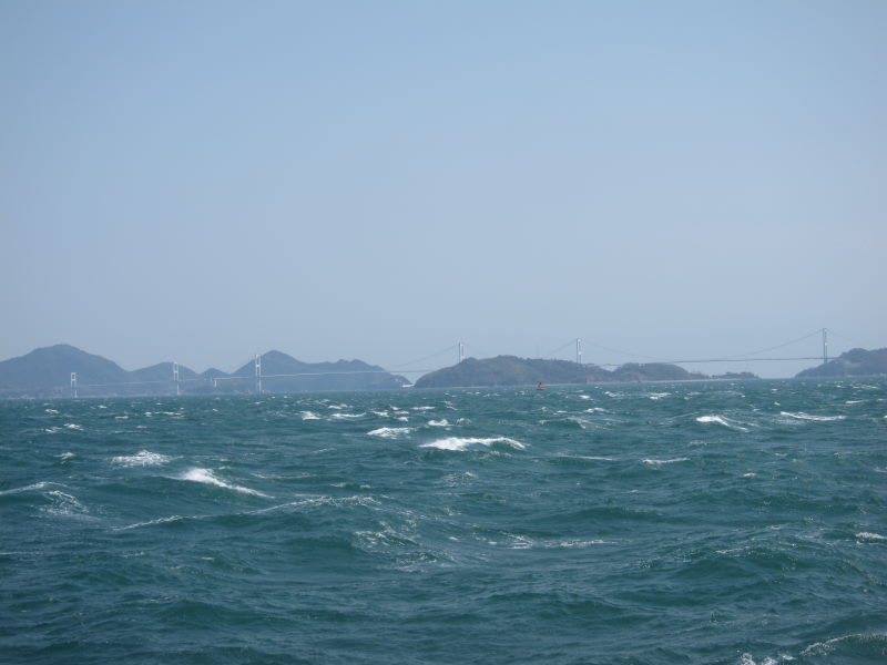 瀬戸内海に浮かぶ島々に旅情を感じるフェリーの旅・岡村島・瀬戸内海ーブロンプトンと行く瀬戸内の旅⑭_e0138081_252632.jpg