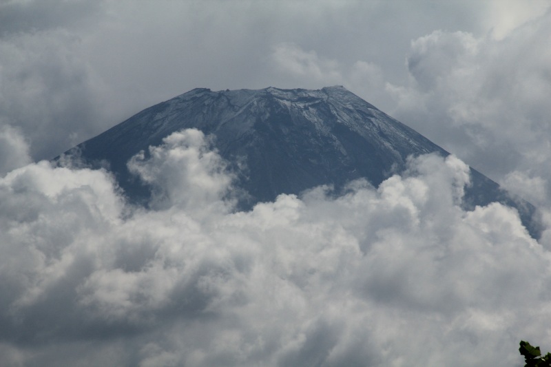 2012年富士山の初冠雪！_a0188405_19263733.jpg