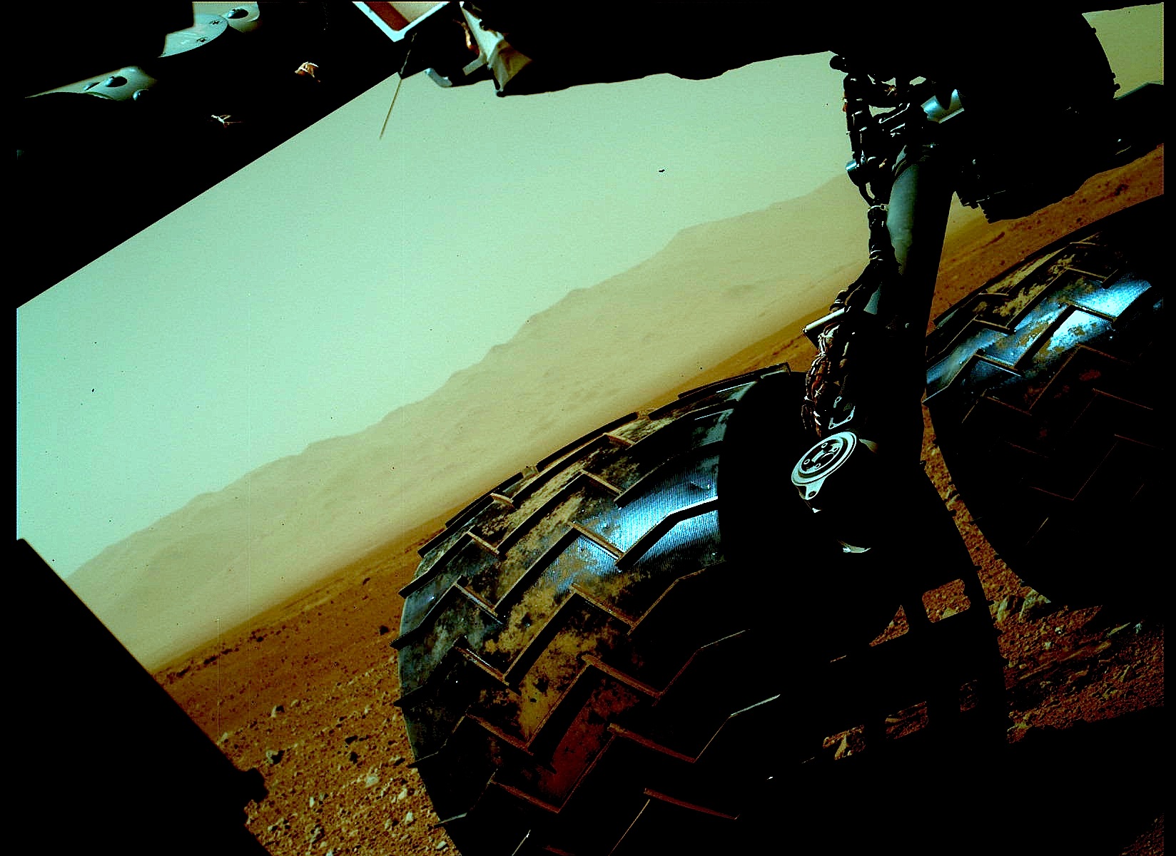 火星の空にもUFOが飛ぶ：キュリオシティー撮影画像にUFOか？_e0171614_2204419.jpg