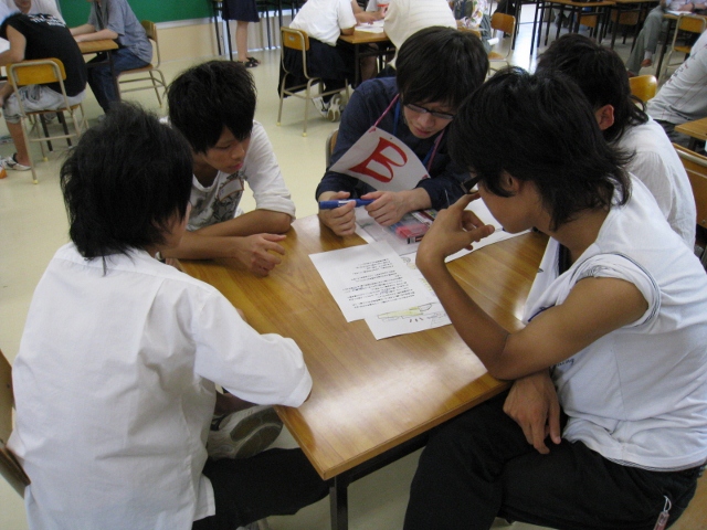 新潟県立翠江高等学校において「女はズボン!?男はスカート!?」のワークショップを実施しました。 _c0167632_1765173.jpg