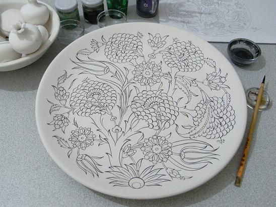 お皿の絵付け － ダマスカス手 1 : - イスタンブル発 - トルコタイル通信