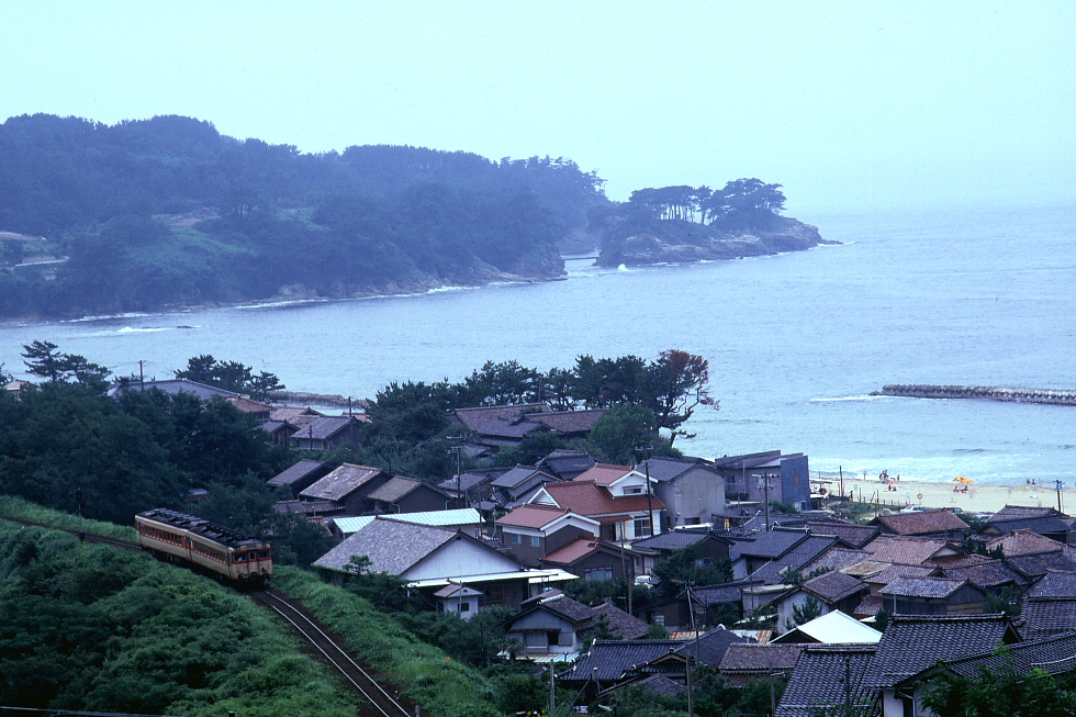 架線の無い空と海 - 1982年・山陰本線 - _b0190710_22123691.jpg