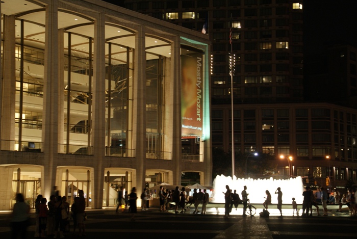 !!! (Chk Chk Chk)＠Lincoln Center Out of Doorsから、St. Mark\'s Place。_c0022340_2229140.jpg