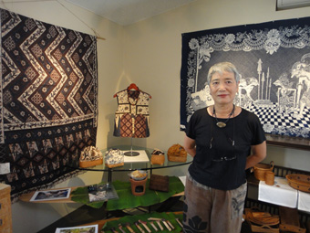 梶原みち更紗展_e0109554_1134178.jpg