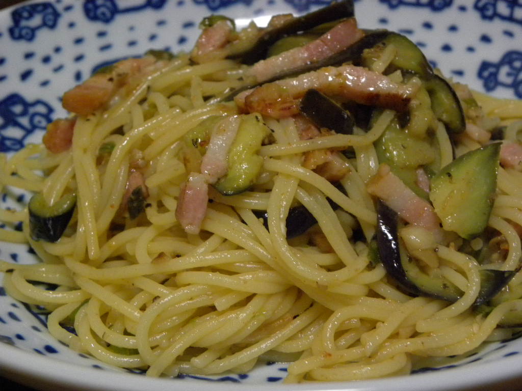 茄子とベーコンのパスタ_c0162773_14511272.jpg