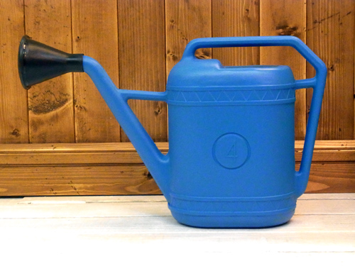 Watering can_a0025778_21405072.jpg