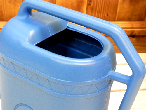 Watering can_a0025778_21432176.jpg