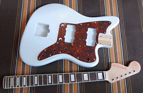 「Pale Blue SolidのPsychomaster」の塗装が完了〜デス!_e0053731_1838480.jpg