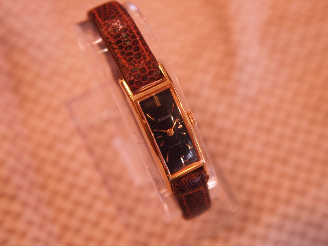 原産国日本SEIKO レディース腕時計　黒文字盤
