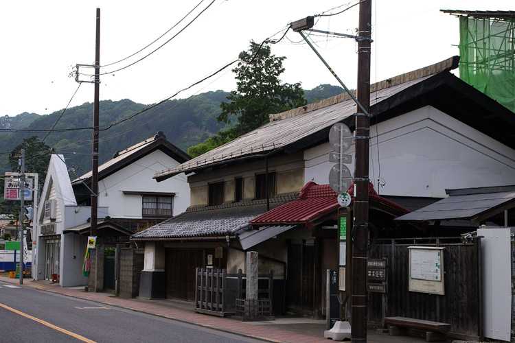 風格を感じる廊下の光沢_f0130879_23324247.jpg