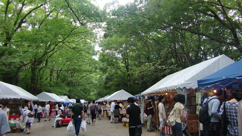  Le marché aux vieux livres de temple shinto Shimogamo 　下鴨神社の納涼古本まつり_e0291657_2351476.jpg