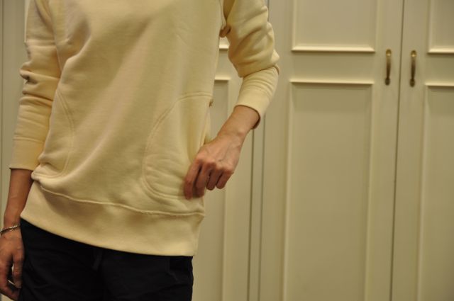 ラウンドカラー の スウェット kaon ._b0110586_1183575.jpg