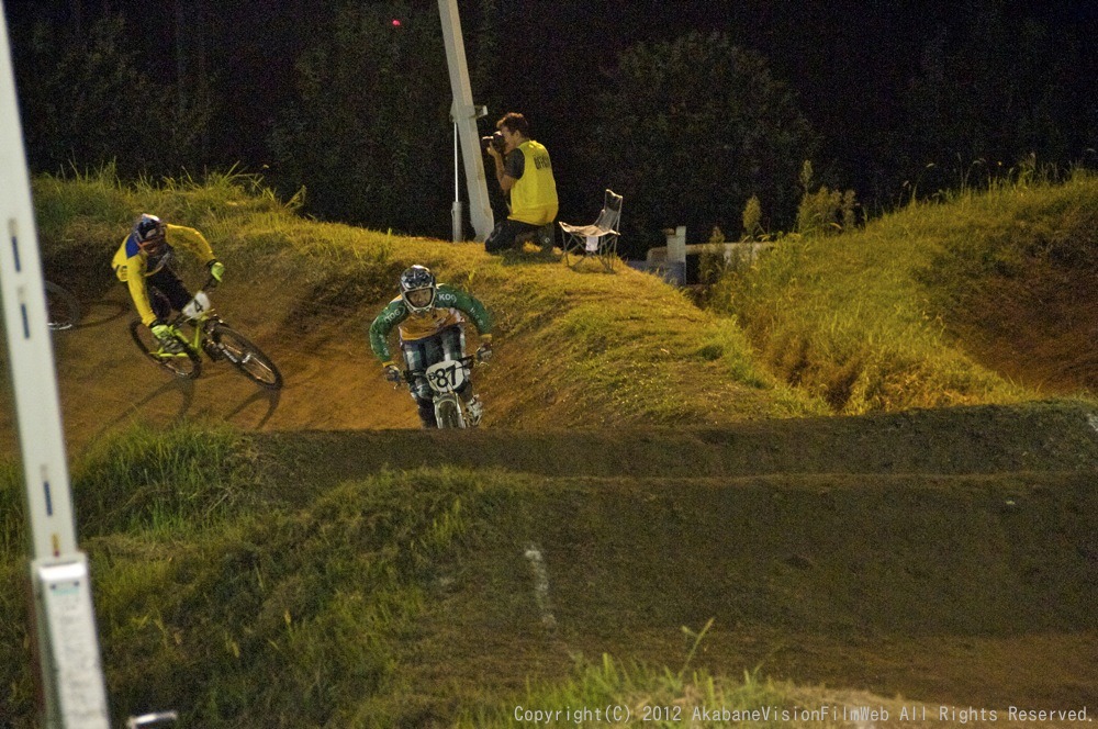 2012 JOSF JAPAN OPEN NIGHT RACE　VOL5：MTBエキスパート決勝　動画あり_b0065730_19393976.jpg