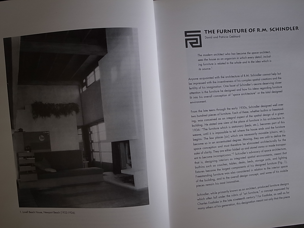 THE FURNITURE OF R.M. SCHINDLER / Marla C. Bern-s : Books